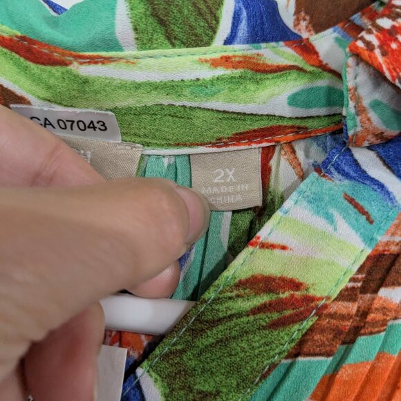 BNWT Sunny Leigh Trp Daydrm Floral Pleated Blouse Mint Green Blue Orange Size 2X - Picture 4 of 7